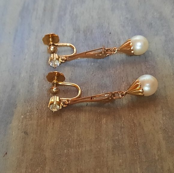Vintage 18K Yellow Gold Custom Cultured Pearl Sapphire Screwback Earrings - Picture 5 of 15